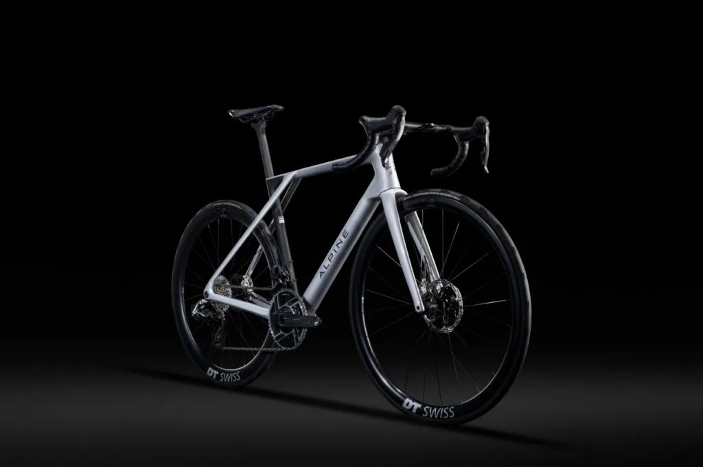 알핀과 협력한 라피에르 전기자전거, Alpine and Lapierre agree to a double collaboration in 2025: the Xelius DRS SE bicycle and Overvolt GLP SE mountain bike