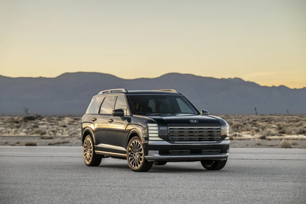 팰리세이드 '충격가' 공개, 미국서 5,400만 원부터 시작 1 Large 65556 2026PalisadeHybridCalligraphy https://mobilityground.com/wp-content/uploads/2025/07/Large-65395-2026PalisadeICEXRTPRO.webp