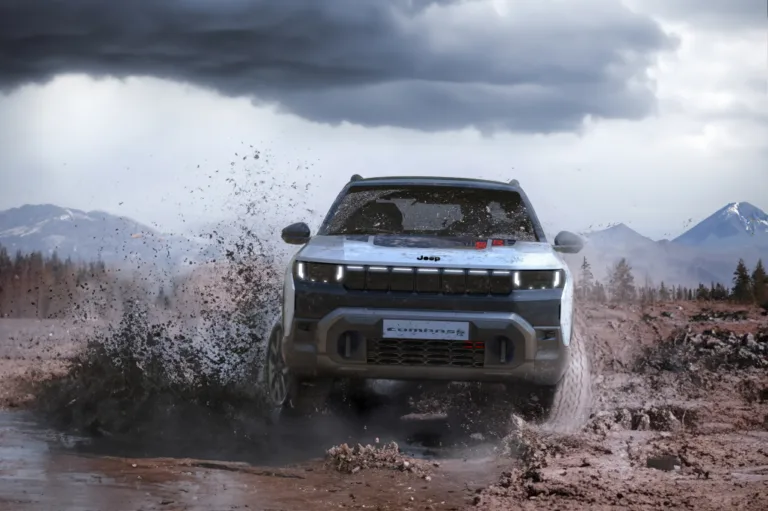 지프 컴패스 4xe, Jeep® Compass 4xe: Redefining Adventure with Exclusive New Interior and Trail-Rated Power