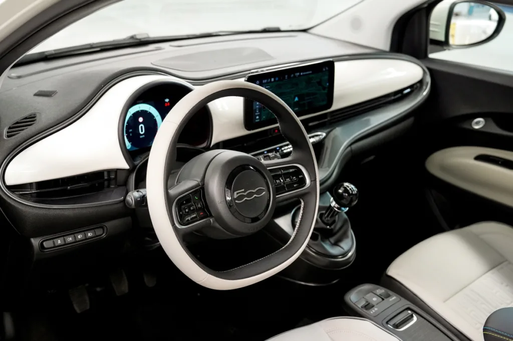 NewFiat500HybridatMirafiori preview https://mobilityground.com/wp-content/uploads/2025/07/NewFiat500Hybrid.webp