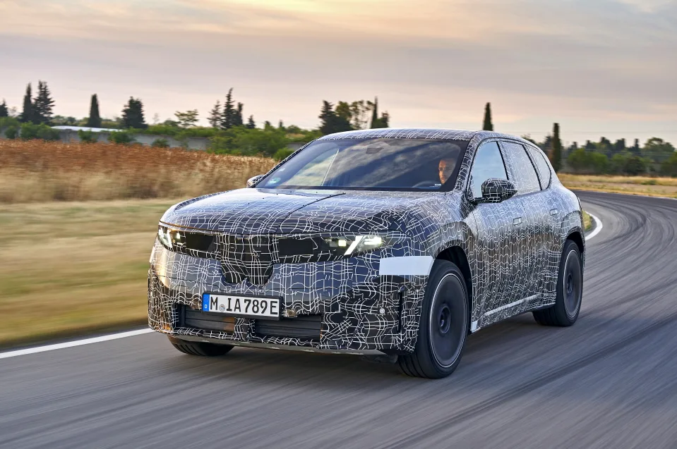 BMW 노이어 클라쎄 첫 양산 모델 iX3, 9월 IAA 공개 앞두고 테스트 1 Pioneering technology meets pure driving pleasure: testing BMW iX3 prototypes.