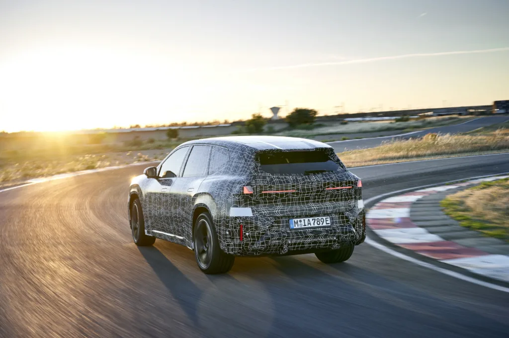 BMW 노이어 클라쎄 첫 양산 모델 iX3, 9월 IAA 공개 앞두고 테스트 5 Pioneering technology meets pure driving pleasure: testing BMW iX3 prototypes.