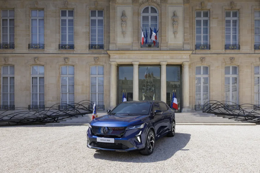 Presidential Renault Rafale Hyper Hybrid E-Tech 4x4 300 hp 1 르노 라팔, Presidential Renault Rafale: an exceptional vehicle crafted to the requirements of the French Presidency