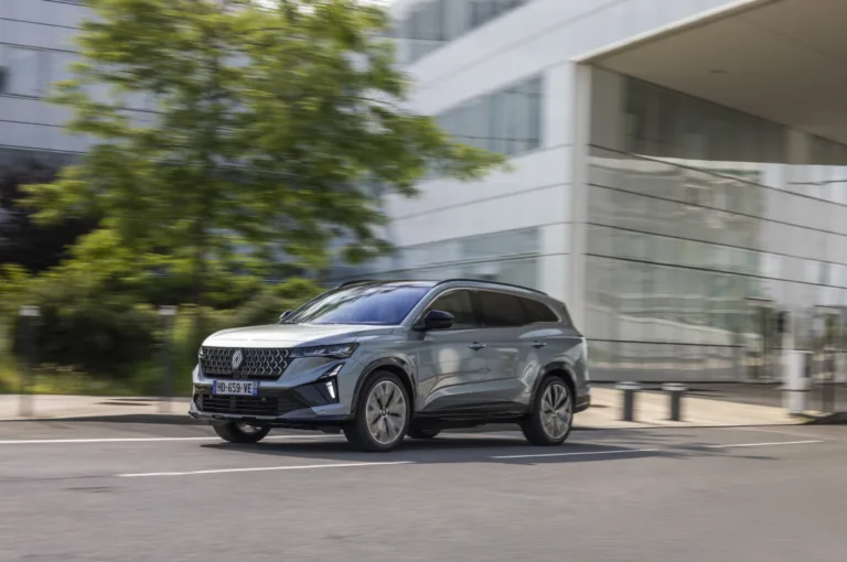 르노 E-Tech 하이브리드, 르노 에스파스 그리고 르노 심비오즈에 새롭게 적용, Two new-generation full hybrid powertrains on the road with Symbioz and Espace