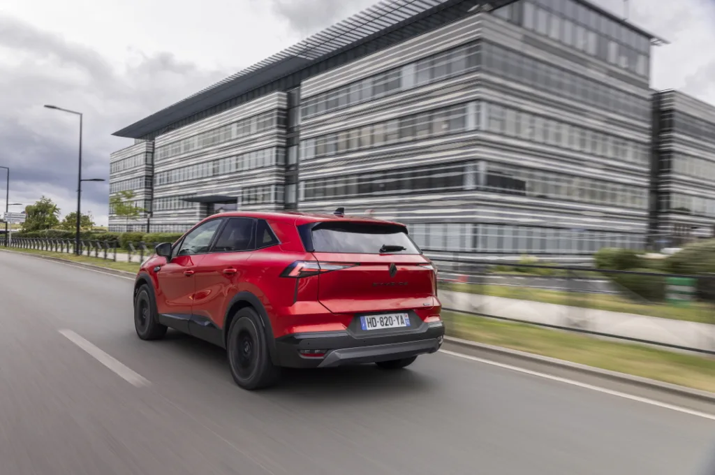 Renault new E-Tech hybrid 160 and 200 with Symbioz, Espace 3 르노 E-Tech 하이브리드, 르노 에스파스 그리고 르노 심비오즈에 새롭게 적용, Two new-generation full hybrid powertrains on the road with Symbioz and Espace