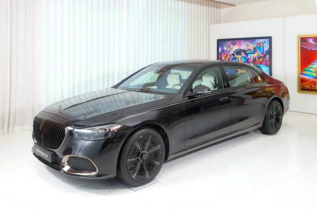 사진 1 메르세데스 마이바흐 S 클래스 실버 라이닝 https://mobilityground.com/wp-content/uploads/2025/07/사진-2-메르세데스-마이바흐-EQS-SUV-실버-라이닝.webp