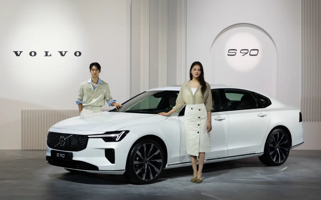 볼보 XC90, S90의 등장, 더욱 진하게 퍼지는 편안한 럭셔리의 향기 3 볼보 S90, Volvo S90