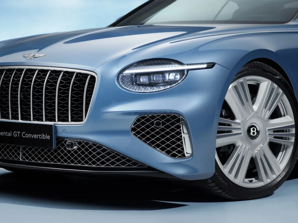 참고 사진 벤틀리 컨티넨탈 GT 아주르 2 https://mobilityground.com/wp-content/uploads/2025/07/참고-사진-벤틀리-아주르-그랜드-투어러-라인업.webp