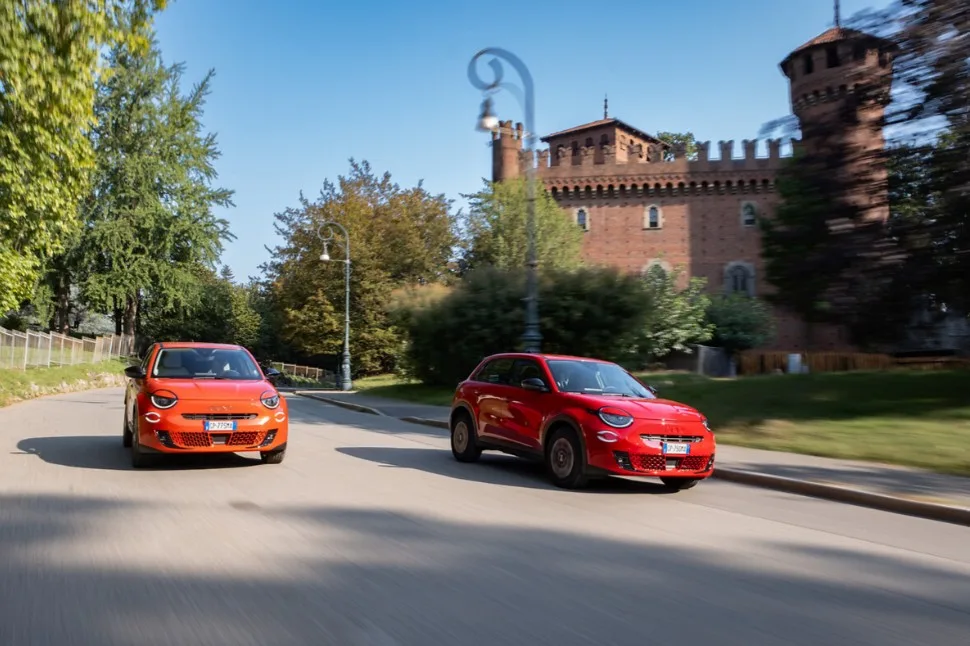 피아트, 600 모델 여름 컬러 캠페인으로 돌체 비타 강조 2 화면 캡처 2025 07 27 171708 https://mobilityground.com/wp-content/uploads/2025/07/2896029-8boxwln9bk-whr.webp