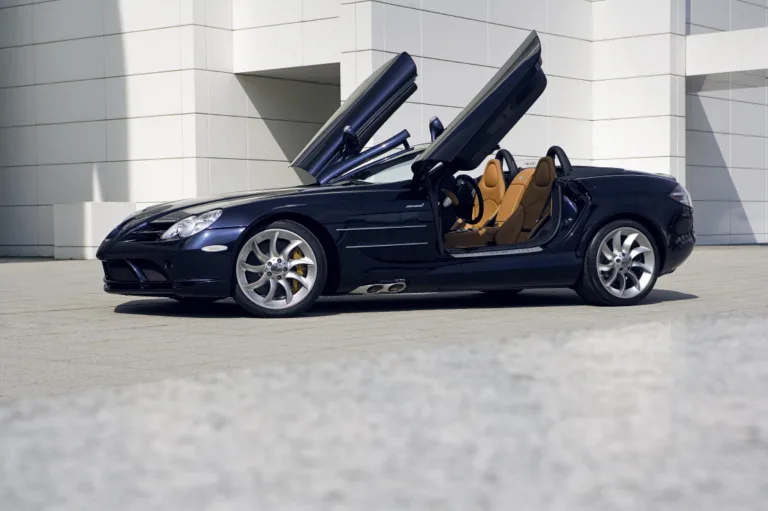 Roadster of superlatives: The Mercedes-Benz SLR McLaren in the special “Youngtimer” exhibition at the Mercedes-Benz Museum