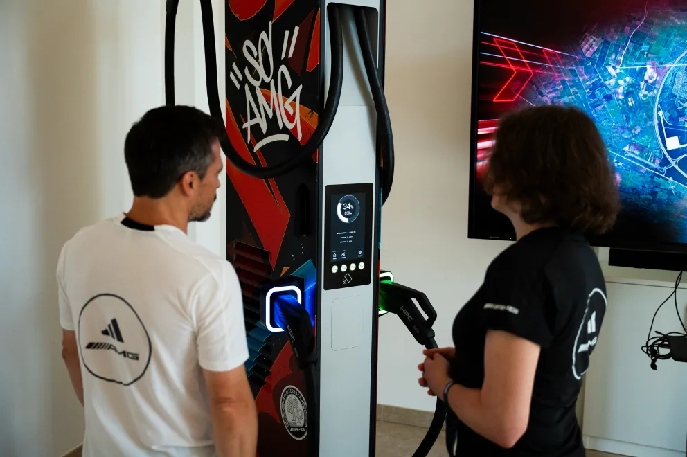 300km/h로 일주일 연속 주행! 콘셉트 AMG GT XX가 세운 미친 25개 신기록의 정체 5 CONCEPT AMG GT XX: Record-Breaking Innovations for Relentless Performance