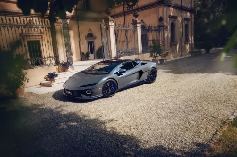 람보르기니 테메라리오 Lamborghini presents the Temerario Ad Personam model, styled for Sardinia