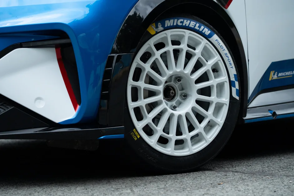 프랑스 알핀 A290 전기 랠리 시장 선점 작전 시작, 70주년 기념답다 4 Alpine A290 rallye 30 https://mobilityground.com/wp-content/uploads/2025/08/Alpine-A290-rallye-11.webp