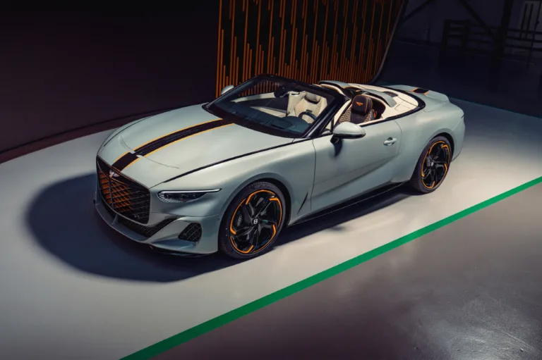 벤틀리 바투르 컨버터블 One plus One: First Batur Convertible produced by Mulliner
