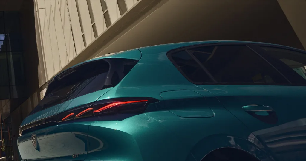 푸조 308, 308SW의 완전 변신! 프랑스가 독일 차들 제압하러 나섰다 16 PEUGEOT E308 2508CV 315 FR https://mobilityground.com/wp-content/uploads/2025/08/PEUGEOT_E308_2508STYP_200_FR.webp