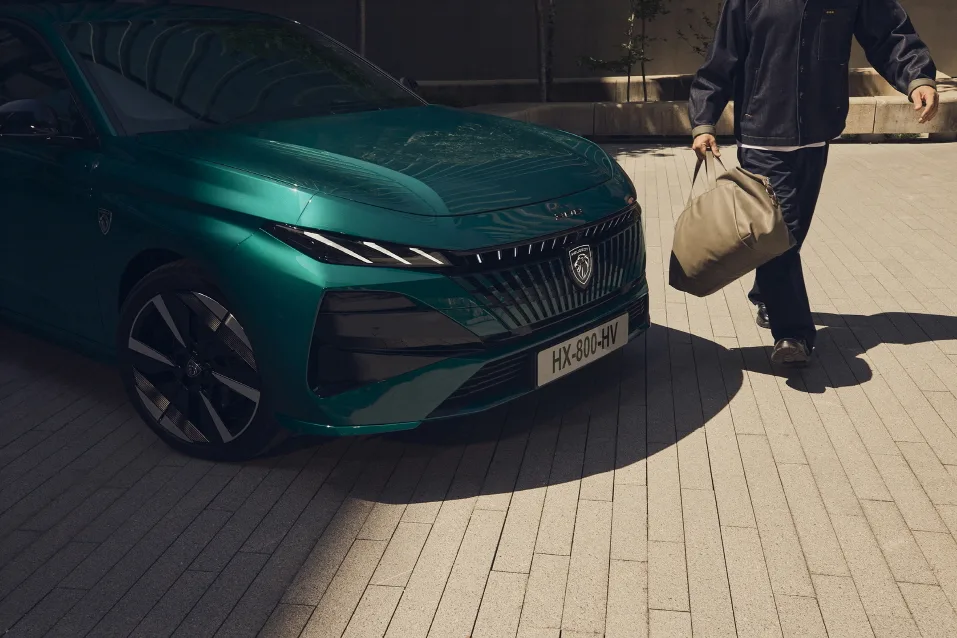 푸조 308, 308SW의 완전 변신! 프랑스가 독일 차들 제압하러 나섰다 4 PEUGEOT E308 2508CV 521 FR https://mobilityground.com/wp-content/uploads/2025/08/PEUGEOT_E308_2508STYP_200_FR.webp
