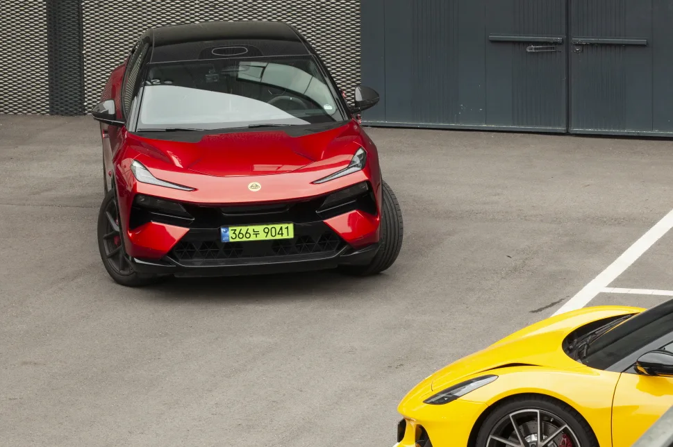 로터스 엘레트라 1 https://mobilityground.com/wp-content/uploads/2025/08/로터스-엘레트라-1.webp