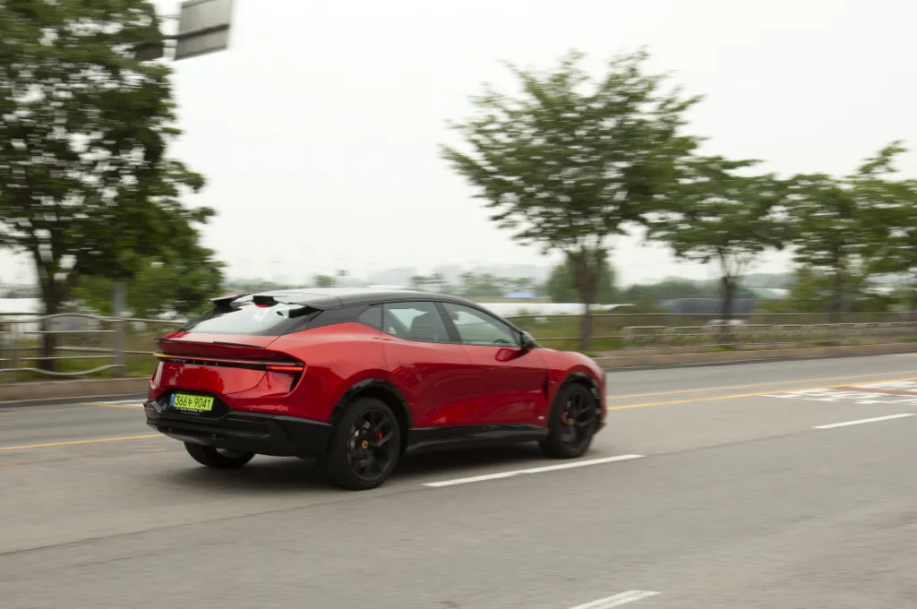 로터스 엘레트라 2 https://mobilityground.com/wp-content/uploads/2025/08/로터스-엘레트라-1.webp