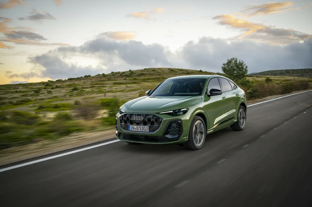 아우디 Q5 스포트백 출시, 디젤 최초 MHEV Plus로 하이브리드 혁신 4 사진 2 아우디 코리아 프리미엄 중형 SUV ‘더 뉴 아우디 Q5 스포트백 출시 https://mobilityground.com/wp-content/uploads/2025/08/사진-1_아우디-코리아-프리미엄-중형-SUV-‘더-뉴-아우디-Q5-스포트백-출시.webp