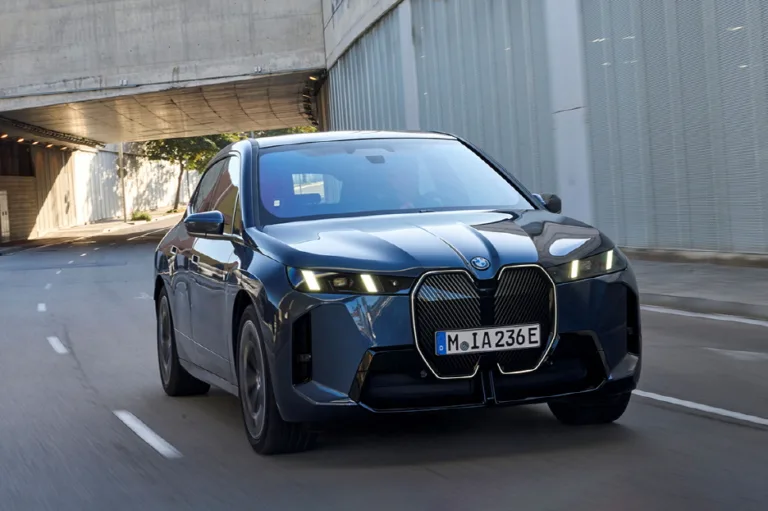 BMW 뉴 iX 국내 출시, 659마력 M70으로 전기차 성능 한계 돌파
