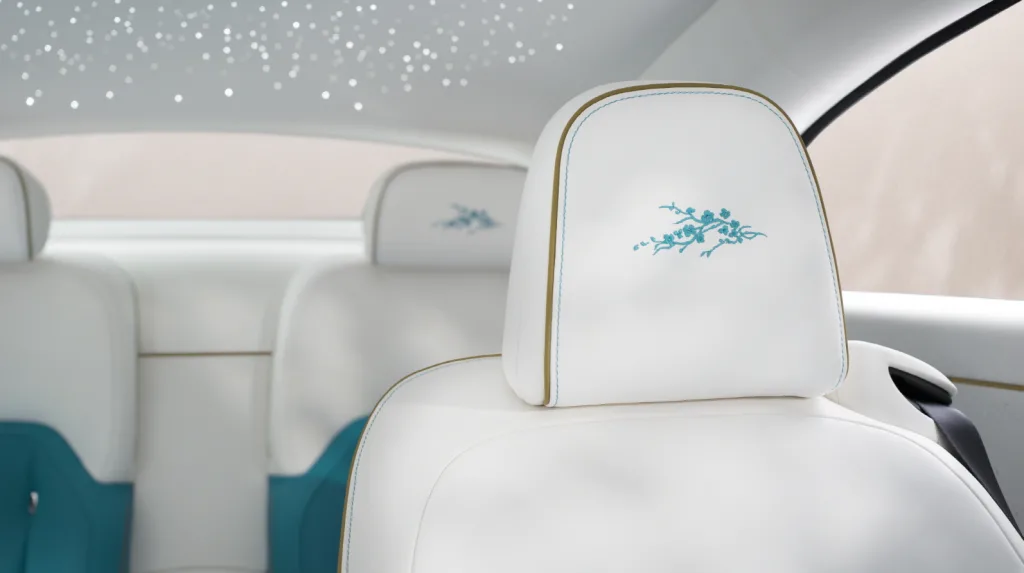 사진1 스펙터 인스파이어드 바이 프리마베라 에버네슨트 https://mobilityground.com/wp-content/uploads/2025/08/사진2-스펙터-인스파이어드-바이-프리마베라-에버네슨트.webp