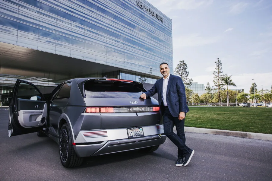 사진2 2025 오토모티브 뉴스 올스타 어워즈 ‘글로벌 완성차 미국 임원 부문을 수상한 현대차 북미권역본부장 랜디 파커 CEO https://mobilityground.com/wp-content/uploads/2025/08/사진1-2025-오토모티브-뉴스-올스타-어워즈-‘제품개발-부문을-수상한-현대차∙기아-RD본부장-양희원-사장.webp