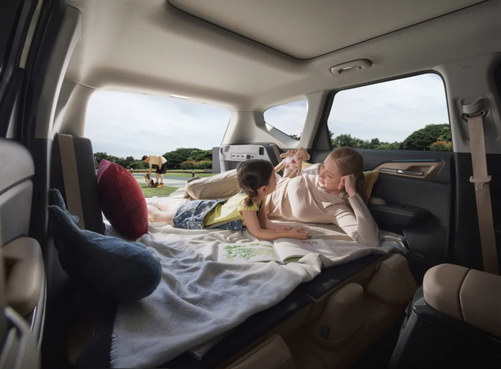 460km 주행거리로 편하게! 기아 EV5, 전기 SUV 시장 판도 바꾼다 3 250903 기아 더 기아 EV5 국내 첫 발표 및 계약 개시17 https://mobilityground.com/wp-content/uploads/2025/09/250903-기아-더-기아-EV5-국내-첫-발표-및-계약-개시1.webp