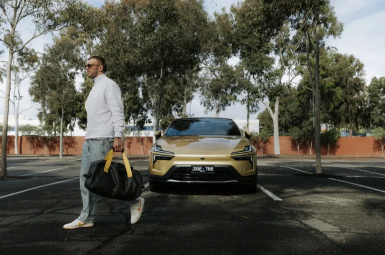 폴스타 4 그리고 수영 올림픽 메달리스트 카일 찰머스, Polestar partners with Olympic swimmer Kyle Chalmers