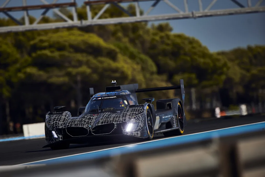 Hypercar with a new look: BMW M Hybrid V8 receives aerodynamic updates for the 2026 season.