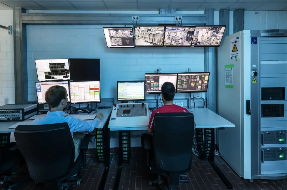 20% 빨라진 개발의 비밀! 포르쉐 카이엔 일렉트릭의 충격적 테스트 3 S25 1086 a3 rgb https://mobilityground.com/wp-content/uploads/2025/09/S25_1093_a3_rgb-scaled.webp