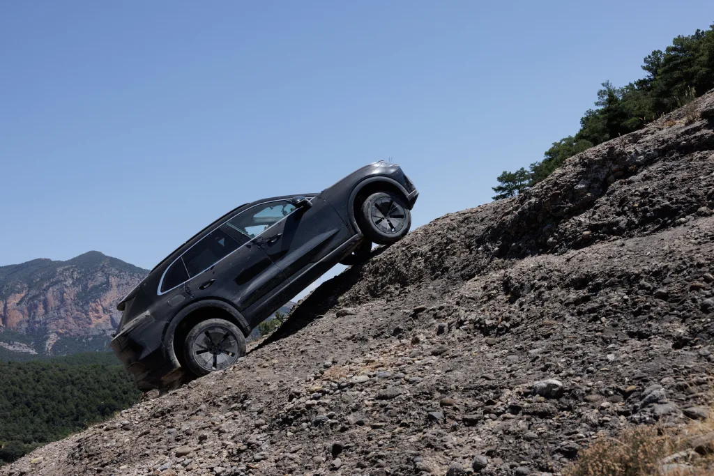 20% 빨라진 개발의 비밀! 포르쉐 카이엔 일렉트릭의 충격적 테스트 1 S25 1093 a3 rgb https://mobilityground.com/wp-content/uploads/2025/09/S25_1093_a3_rgb-scaled.webp