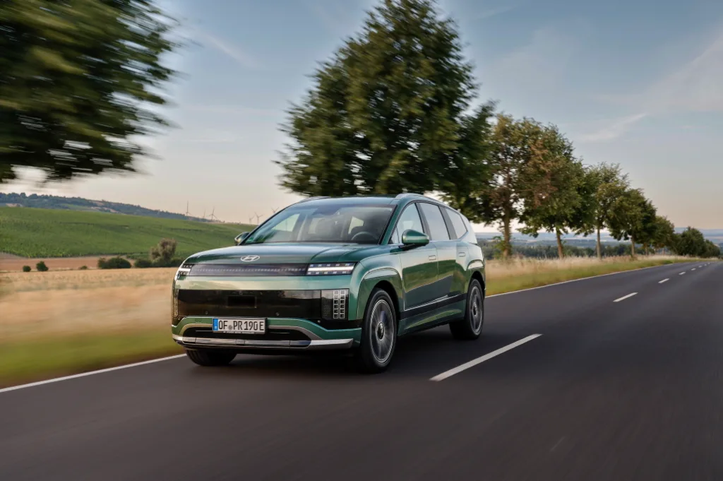 현대차가 또 해냈다! 아이오닉 9 유로앤캡 별 5개, 인스터 별 4개 획득 2 hyundai ioniq 9 0725 exterior 01 https://mobilityground.com/wp-content/uploads/2025/09/hyundai-ioniq-9-0725-exterior-26.webp