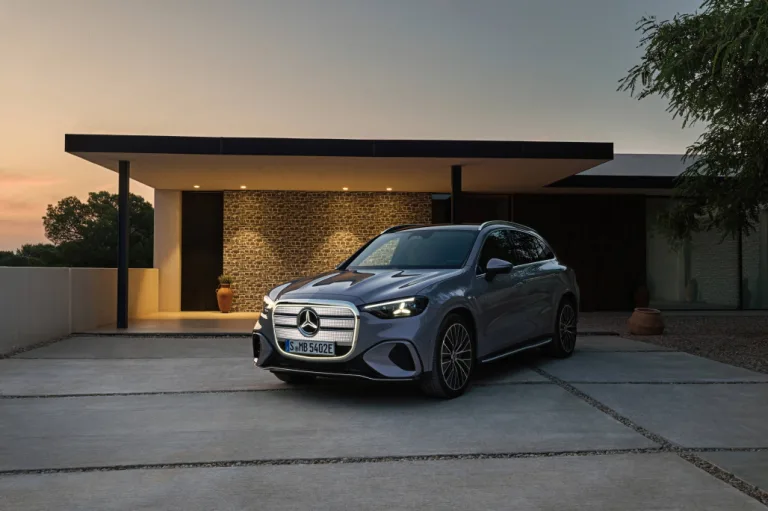 디 올 뉴 GLC 위드 EQ 테크놀로지(The all new GLC with EQ Technology)