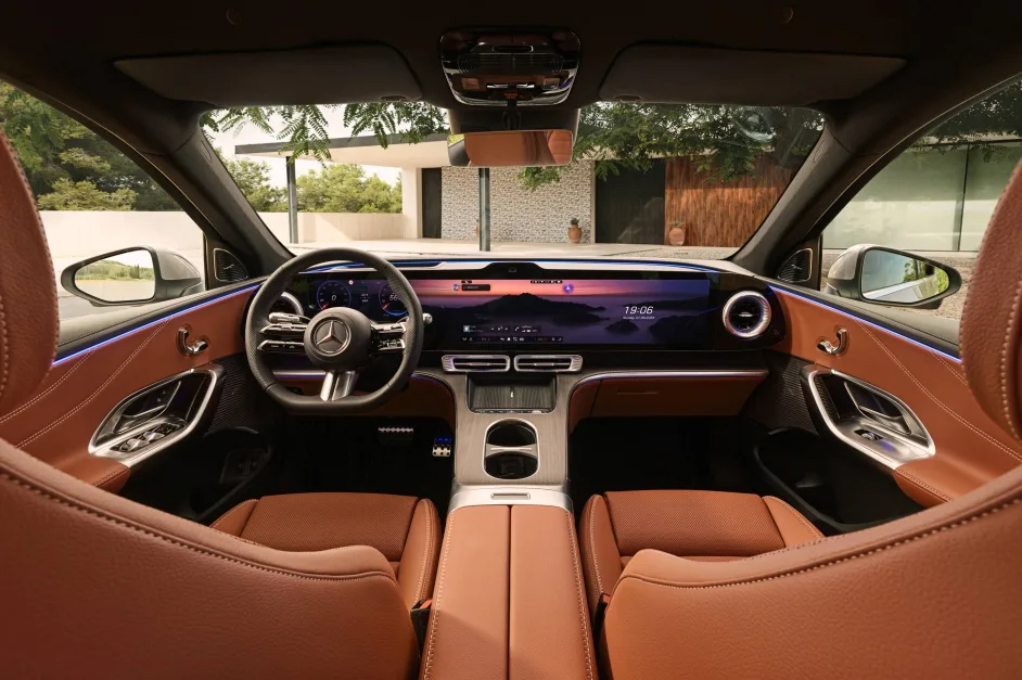 디 올 뉴 GLC 위드 EQ 테크놀로지(The all new GLC with EQ Technology)