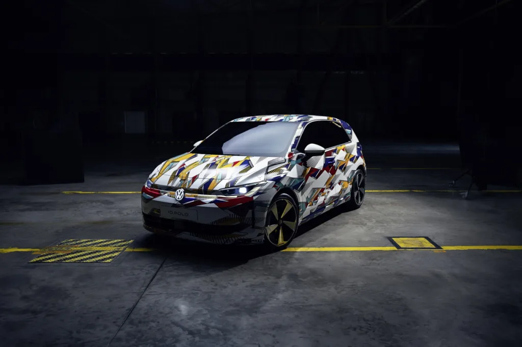 참고 사진 폭스바겐 ID.폴로 위장막 차량 1 https://mobilityground.com/wp-content/uploads/2025/09/참고-사진-폭스바겐-ID.폴로-및-ID.폴로-GTI-위장막-차량-2.webp