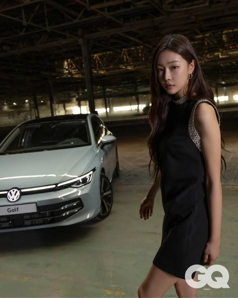 참고사진 폭스바겐 골프 X 인플루언서 이시안 모델 정하준 화보 5 https://mobilityground.com/wp-content/uploads/2025/09/참고사진_폭스바겐-골프-X-인플루언서-이시안-모델-정하준-화보-5-scaled.webp