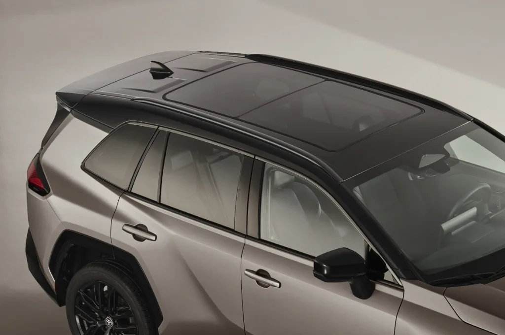 "전기로 100km 달린다" 도요타 6세대 RAV4, PHEV 유럽 공개 4 2026 all newrav4 exterior 002 https://mobilityground.com/wp-content/uploads/2025/10/2026-all-newrav4-static-001.webp