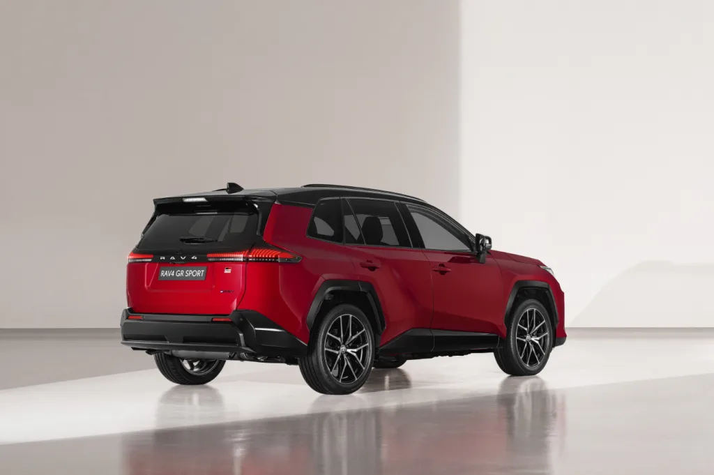 "전기로 100km 달린다" 도요타 6세대 RAV4, PHEV 유럽 공개 7 2026 rav4grsport static 007 https://mobilityground.com/wp-content/uploads/2025/10/2026-all-newrav4-static-001.webp