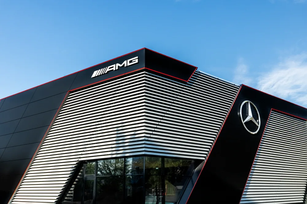 AMG 브랜드 센터, 함부르크에 1,400㎡ AMG 센터를 지은 이유는? 1 25c0247 002 https://mobilityground.com/wp-content/uploads/2025/10/25c0247_007.webp