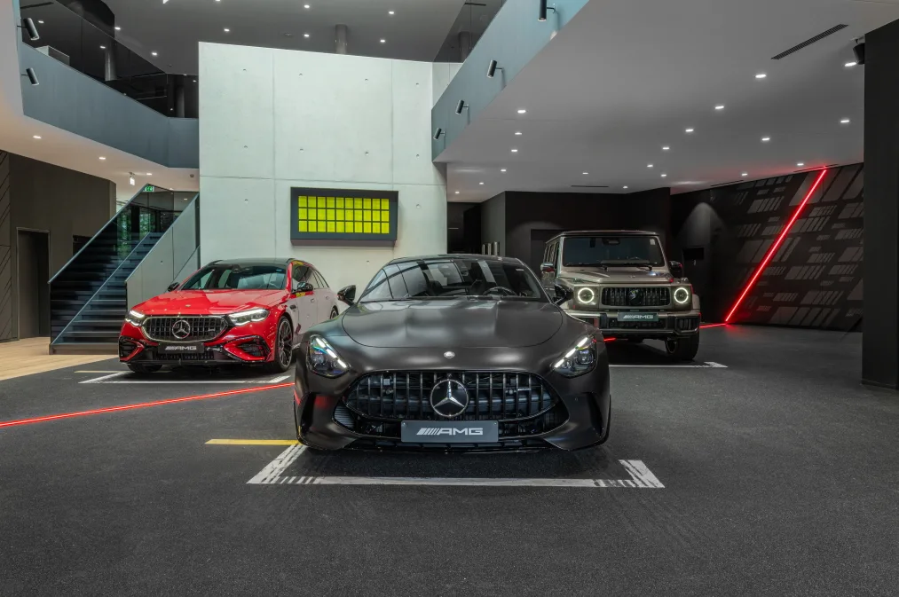 AMG 브랜드 센터, 함부르크에 1,400㎡ AMG 센터를 지은 이유는? 2 25c0247 004 https://mobilityground.com/wp-content/uploads/2025/10/25c0247_007.webp
