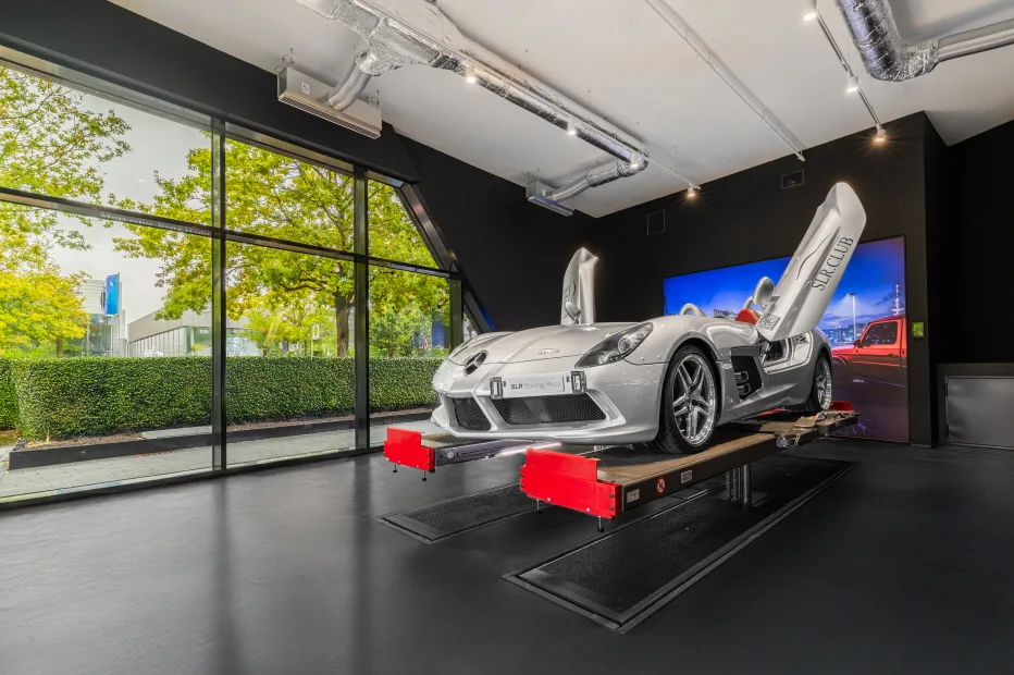 AMG 브랜드 센터, 함부르크에 1,400㎡ AMG 센터를 지은 이유는? 6 25c0247 005 https://mobilityground.com/wp-content/uploads/2025/10/25c0247_007.webp