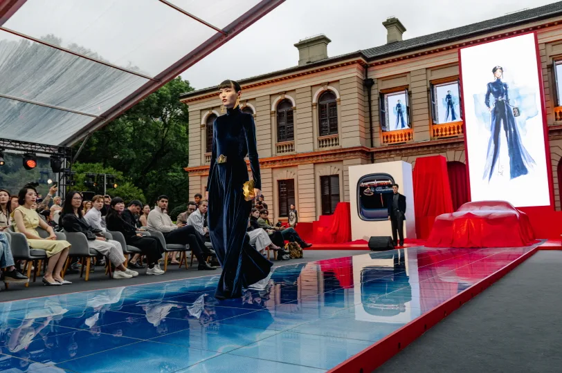 메르세데스-벤츠 비전 아이코닉, 전설 300 SL 감성 그대로 재현 15 25c0255 054 https://mobilityground.com/wp-content/uploads/2025/10/25c0255_004.webp