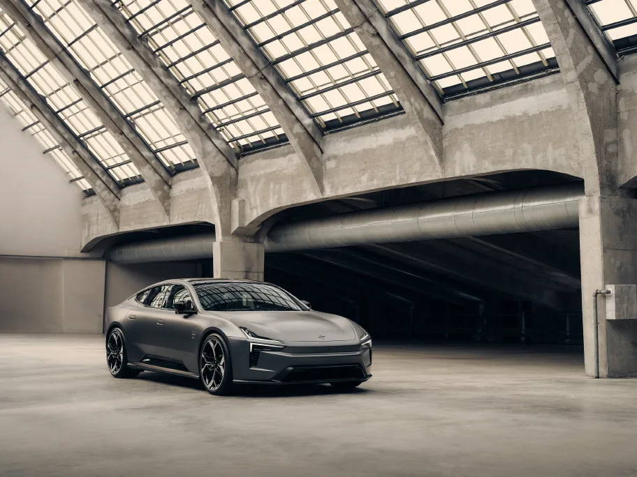 Polestar 5 unveiled new walkaround film 1 폴스타 5, Polestar 5 premieres film starring Alexander Skarsgård