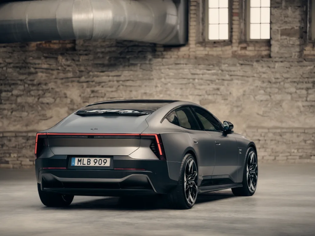 Polestar 5 unveiled new walkaround film 3 폴스타 5, Polestar 5 premieres film starring Alexander Skarsgård