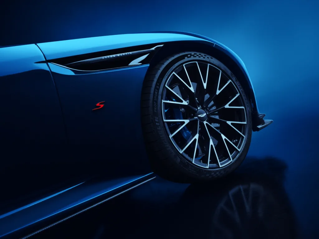애스턴마틴, 'S'의 전통 이어갈 울트라 럭셔리 스포츠카 DB12 S 출시 6 Aston Martin DB12 S 09 https://mobilityground.com/wp-content/uploads/2025/10/Aston-Martin-DB12-S_01.webp
