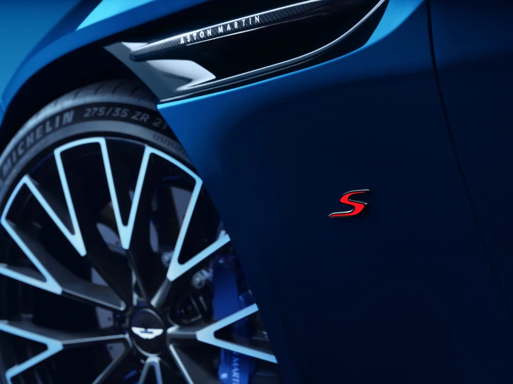 애스턴마틴, 'S'의 전통 이어갈 울트라 럭셔리 스포츠카 DB12 S 출시 4 Aston Martin DB12 S 11 https://mobilityground.com/wp-content/uploads/2025/10/Aston-Martin-DB12-S_01.webp