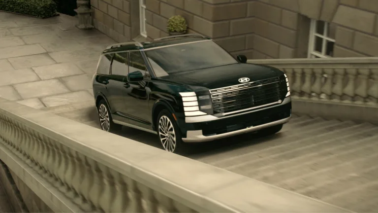 현대자동차 팰리세이드 미국 광고, Hyundai's New Ad Campaign with Parker Posey Proves the All-New Palisade Really Is "All That And More"