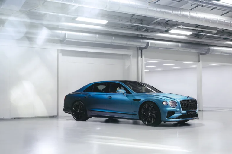 벤틀리 플라잉스퍼 옴브레 바이 뮬리너, First ‘Ombré’ Sedan revealed by Bentley