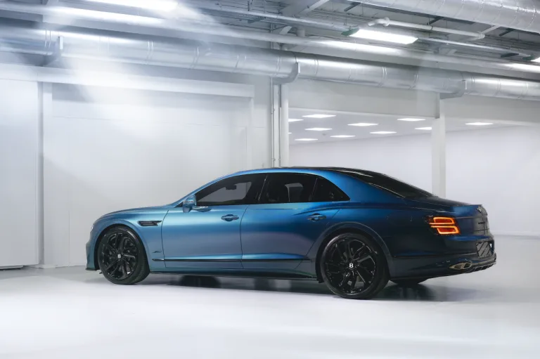 벤틀리 플라잉스퍼 옴브레 바이 뮬리너, First ‘Ombré’ Sedan revealed by Bentley