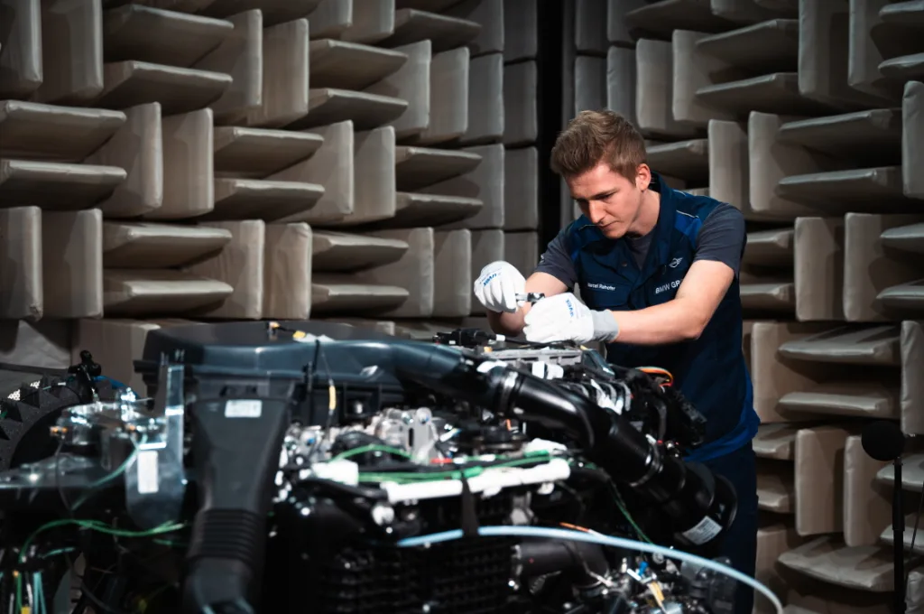 P90614888 highRes hydrogen high tech a https://mobilityground.com/wp-content/uploads/2025/10/P90614883_highRes_hydrogen-high-tech-a.webp